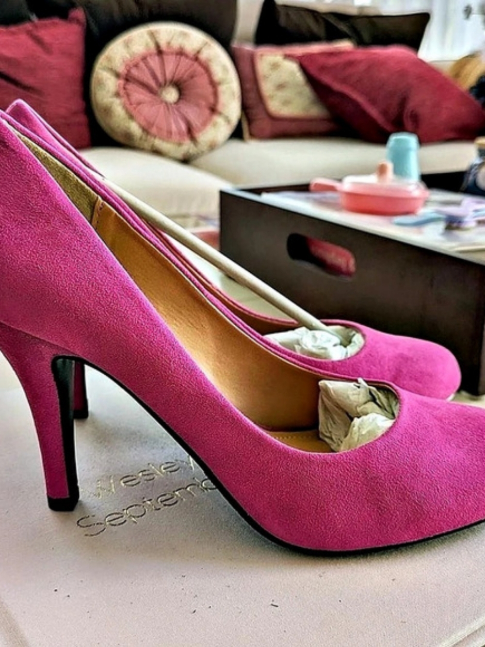 CityClassifiedPink Pointed-Toe Heels Like New